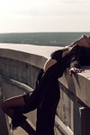 Dessous-Strumpfwaren-Fotoshooting. A Stroll on the Roof