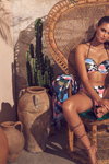 Kampania strojów kąpielowych Dolores Cortés SS 2021 (ubrania i obraz: strój kąpielowy wielokolorowy)