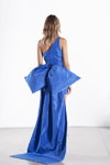 Лукбук Odi et Amo SS 2021 (наряды и образы: синее коктейльное платье со шлейфом)
