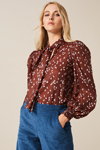Лукбук Phoebe Grace SS 21 (нарады і вобразы: карычневая блуза, блакітныя штаны)