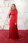 Marlee Matlin. Ceremonia de apertura — Premios Óscar 2022. Parte 2 (looks: vestido de noche rojo)