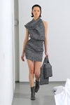 Modenschau von A. ROEGE HOVE — Copenhagen Fashion Week AW22 (Looks: graues Mini Kleid)