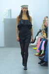 Pokaz The Garment — Copenhagen Fashion Week AW22 (ubrania i obraz: rajstopy czarne, beret biały)