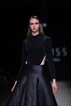 Показ Narciss — Riga Fashion Week AW22/23 (наряды и образы: чёрная юбка, чёрное боди)