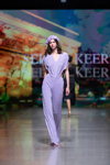 Pokaz Selina Keer — Riga Fashion Week AW22/23 (ubrania i obraz: beret lilakowy, kombinezon lilakowy)