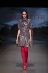 Desfile de Selina Keer — Riga Fashion Week SS23 (looks: leggings rojos, sandalias de tacón rojas)