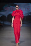 Pokaz Selina Keer — Riga Fashion Week SS23 (ubrania i obraz: kombinezon czerwony)