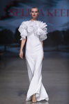 Pokaz Selina Keer — Riga Fashion Week SS23 (ubrania i obraz: suknia wieczorowa biała)