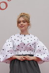 Aimee Lou Wood. Venice Film Festival 2022 (looks: white polka dot blouse)