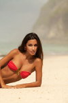 Kampania strojów kąpielowych GoldBarr 2022 (ubrania i obraz: strój kąpielowy czerwony)