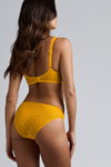 Kampania strojów kąpielowych Marlies Dekkers SS 2022 (ubrania i obraz: strój kąpielowy żółty)