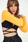 Tego lata & Other Stories campaign. 2022 (looks: black bustier, black trousers)