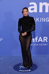 Eva Jacqueline Longoria. amfAR Gala Cannes 2023 (Looks: schwarzes Abendkleid)