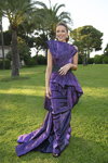 Kate Beckinsale. amfAR Gala Cannes 2023 (ubrania i obraz: suknia wieczorowa fioletowa)