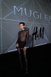 Molly Chiang. Modenschau von H&M / Mugler