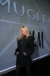Pamela Anderson. Modenschau von H&M / Mugler