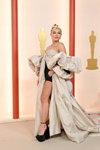 Florence Pugh. Ceremonia otwarcia — Oscar 2023 (ubrania i obraz: blond (kolor włosów))