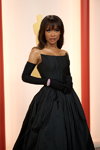 Zuri Hall. Церемония открытия — Оскар 2023 (наряды и образы: чёрное вечернее платье, чёрные длинные перчатки)