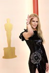 Nicole Kidman. Ceremonia de apertura — Premios Óscar 2023 (looks: vestido de noche con abertura negro)
