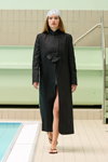Desfile de OpéraSPORT — Copenhagen Fashion Week SS26 (looks: abrigo negro, )