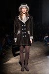 Показ Caro Editions — Copenhagen Fashion Week AW26 (наряды и образы: коричневые колготки, коричневые балетки)